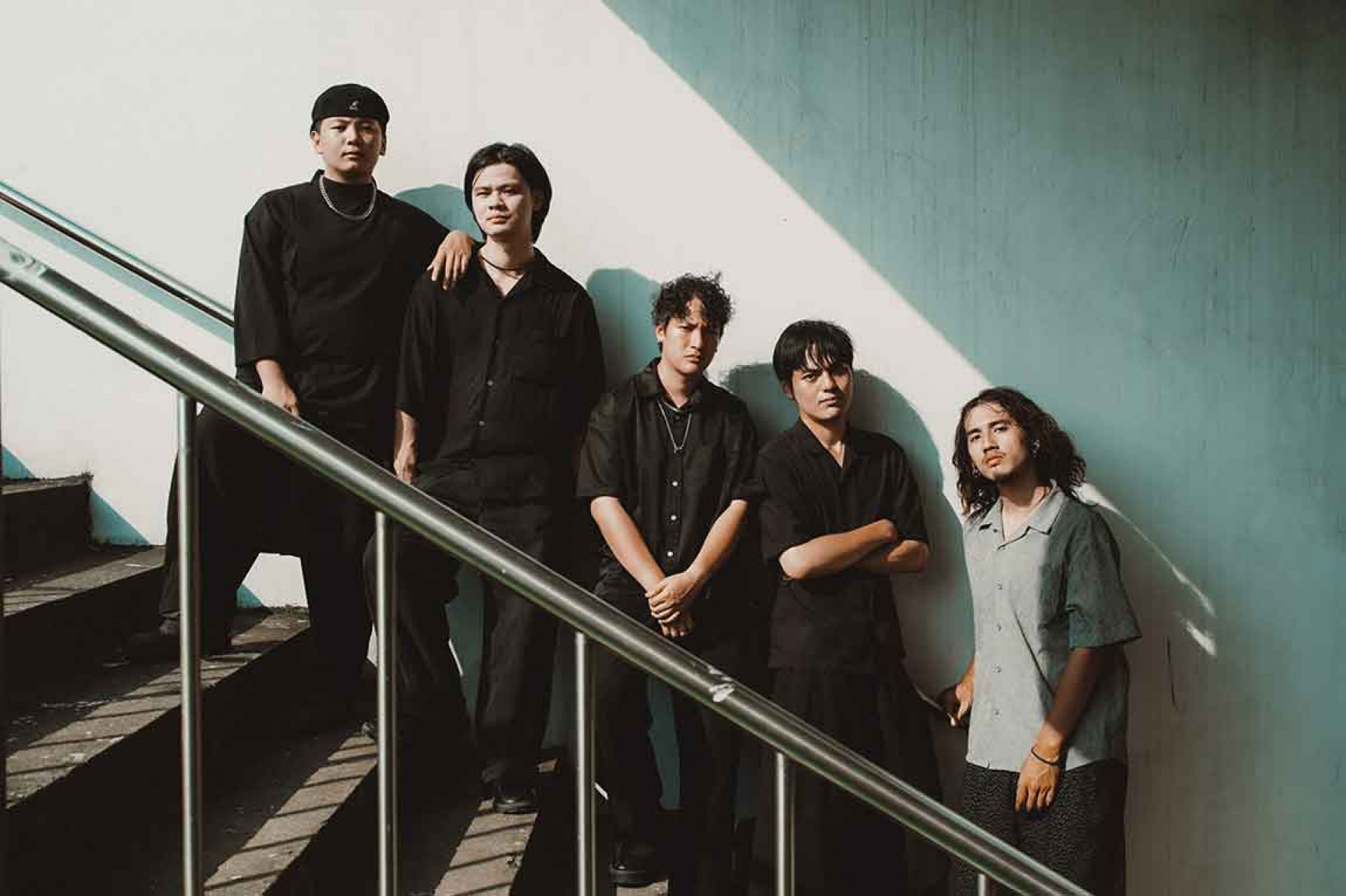 紙鳶Seizer(左起 鼓手秉宸、主唱 仁杰、吉他 海豹、貝斯 亨利、吉他 崇祐）(稿照提供_ 紙鳶Seizer)