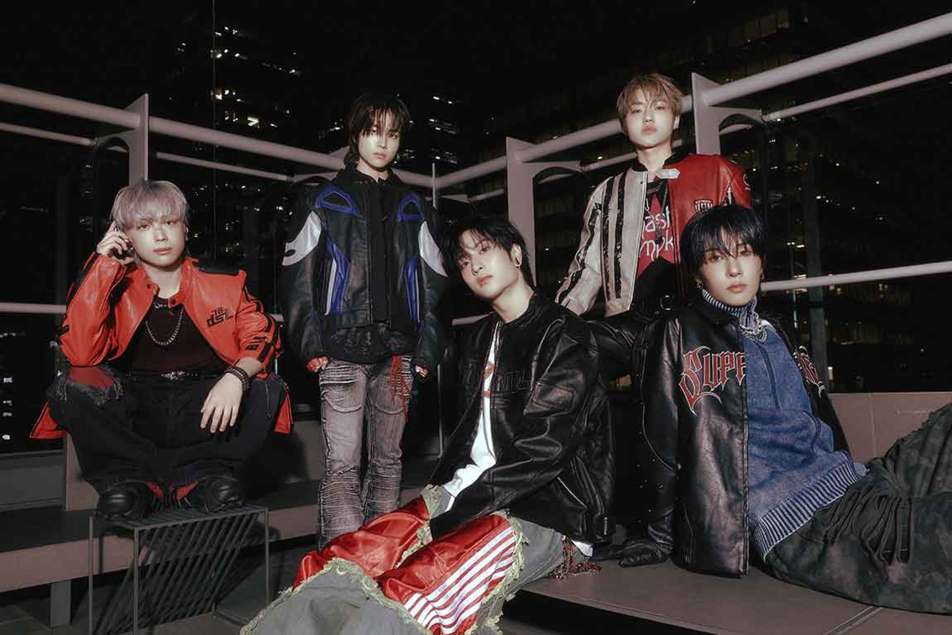 Catch The Young （左起）鼓手JUNGMO、貝斯手&副主唱SANI、主唱NAMHYUN、鍵盤手&主唱JUNYONG、吉他手KIHOON
