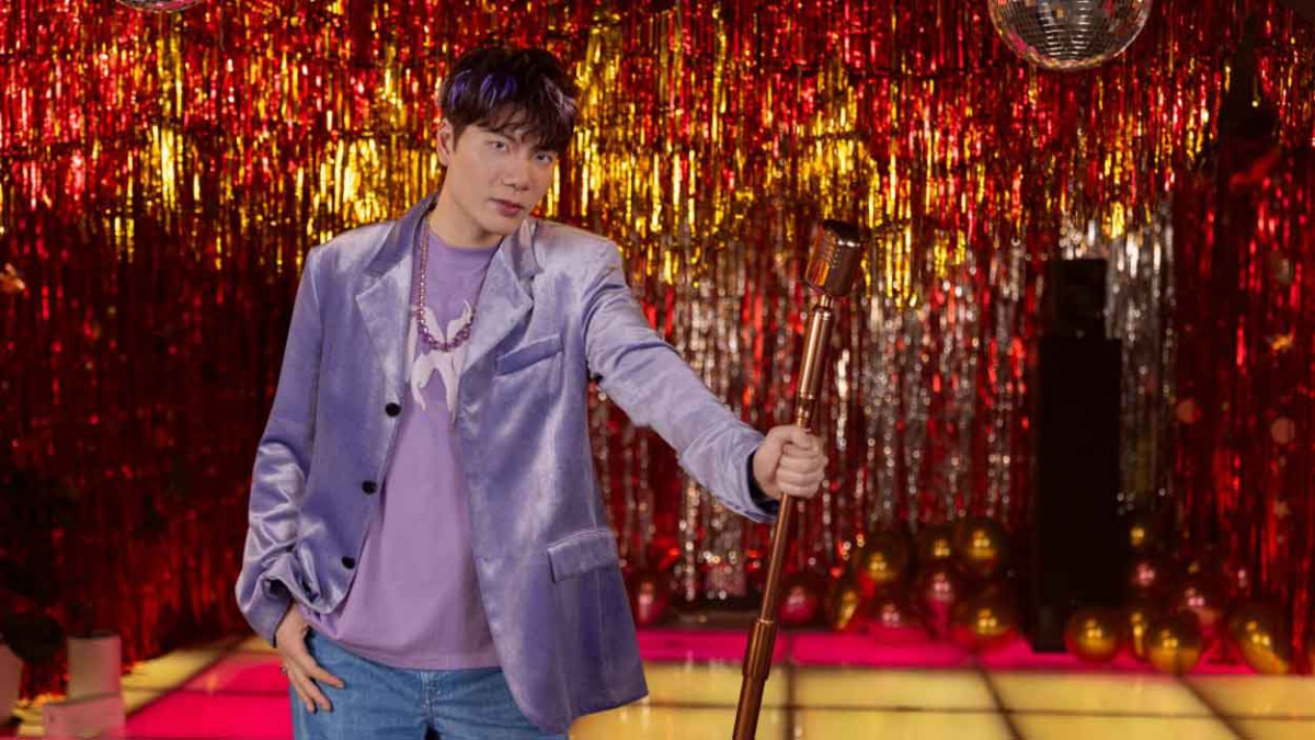 張鶴曦甩開「想太多」包袱 新歌〈這一秒〉復古 City Pop 唱出活在當下