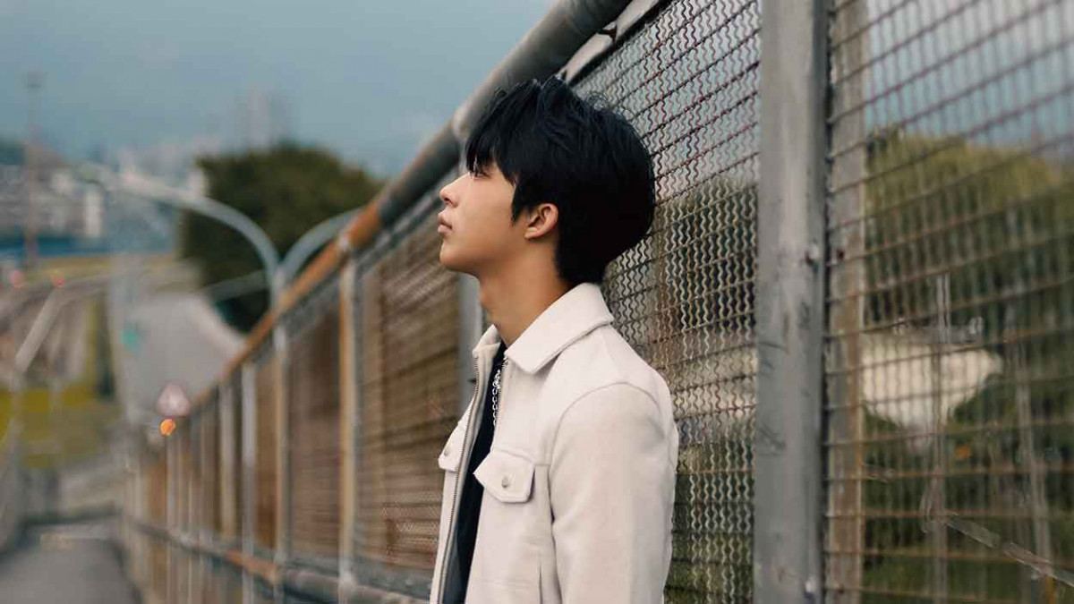 新生代情緒系歌手 77 莊永麒 全新 EP《從陌生人變陌生人》唱出 Z 世代戀愛的失衡與內耗