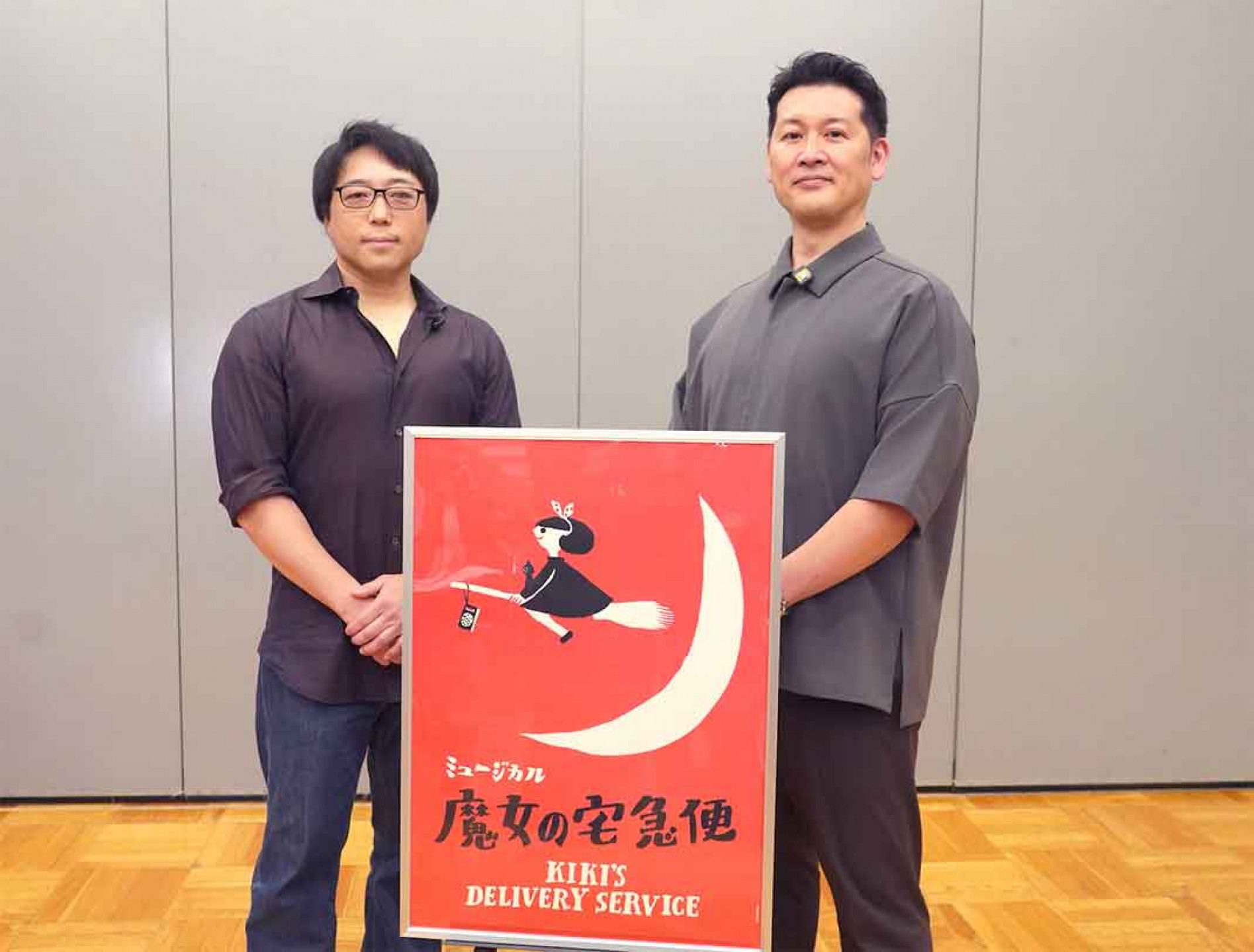 音樂劇導演岸本功喜(左),與音樂總監小島良太(右)