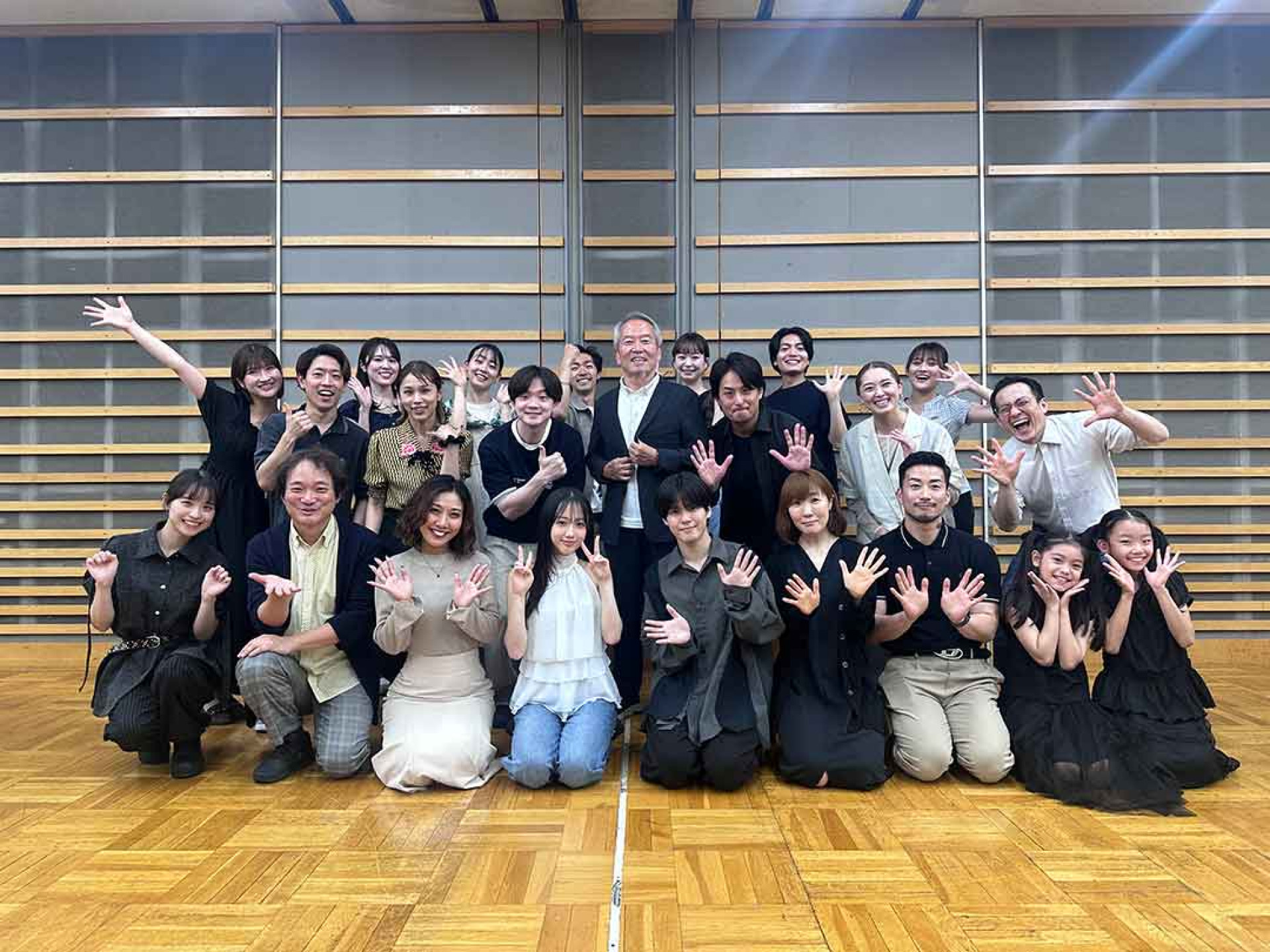 日本全體劇組團照