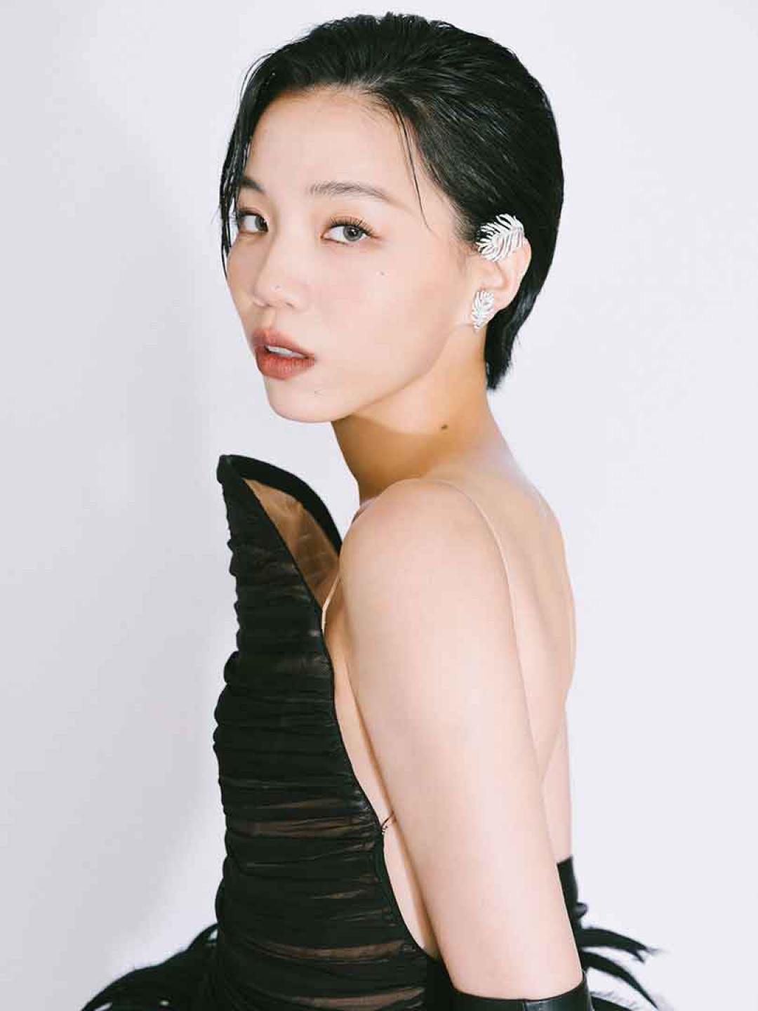金曲獎結束了，但並非不是《開》這張專輯的終點站，甚至立刻公布「開了又開」新的巡演，相較去年發專輯時直接攻上較大場地北流，這次回歸到Live-house與歌迷更親密的近距離互動