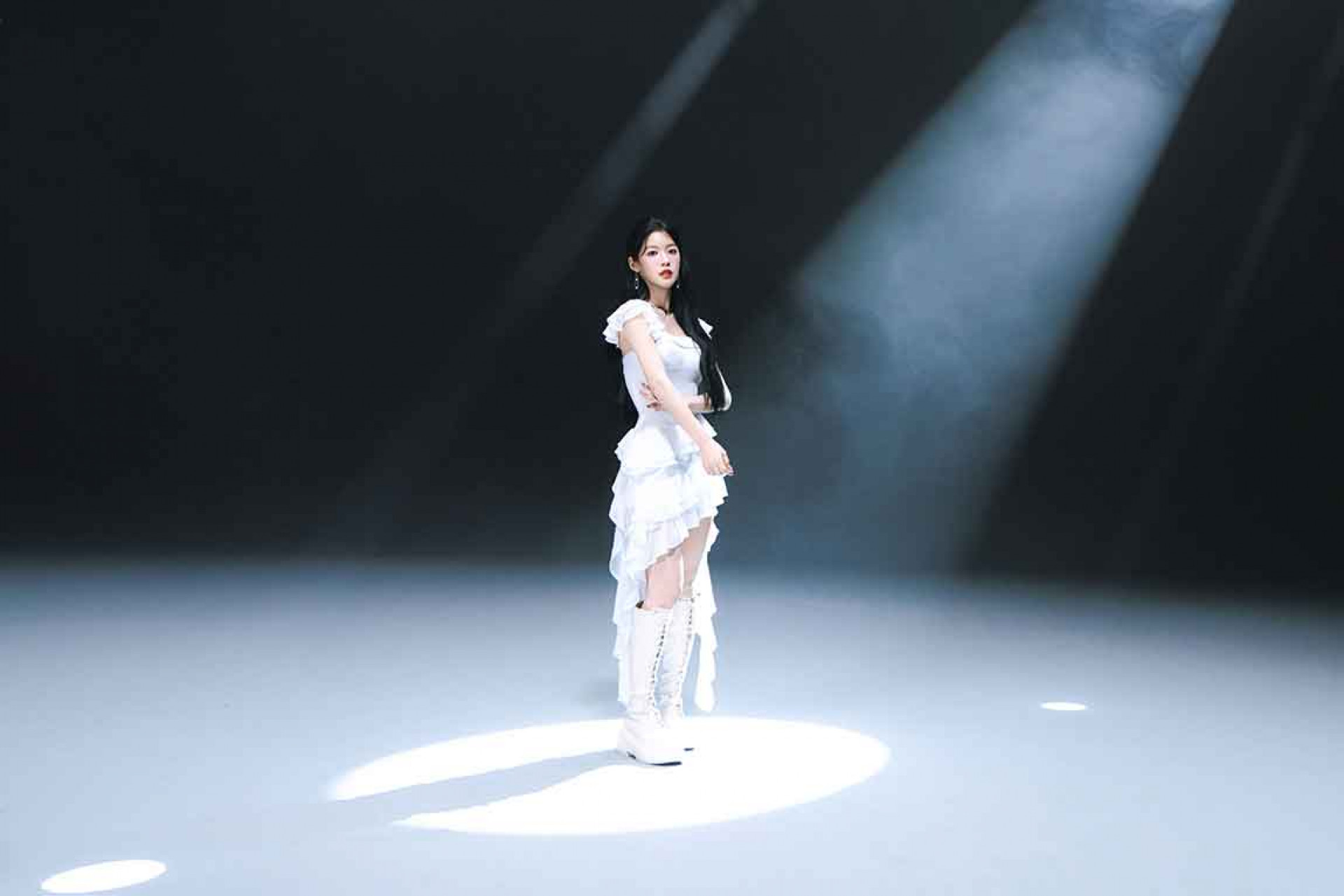 李瑩珠專輯主打〈Alive〉唱出勇敢走在音樂路上心情(圖_ LEXX原質娛樂)