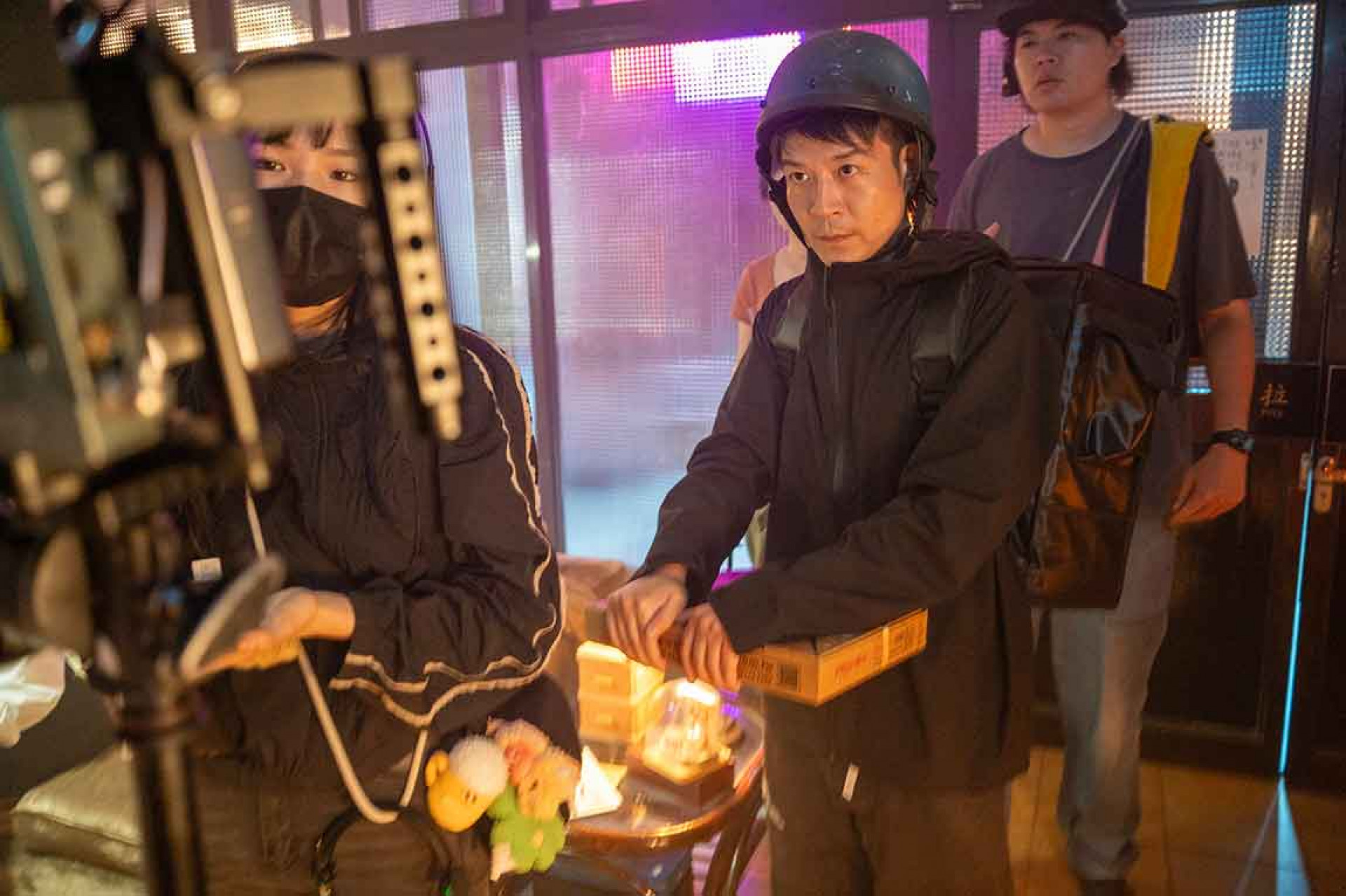 導演胡瑞財客串擔任外送員