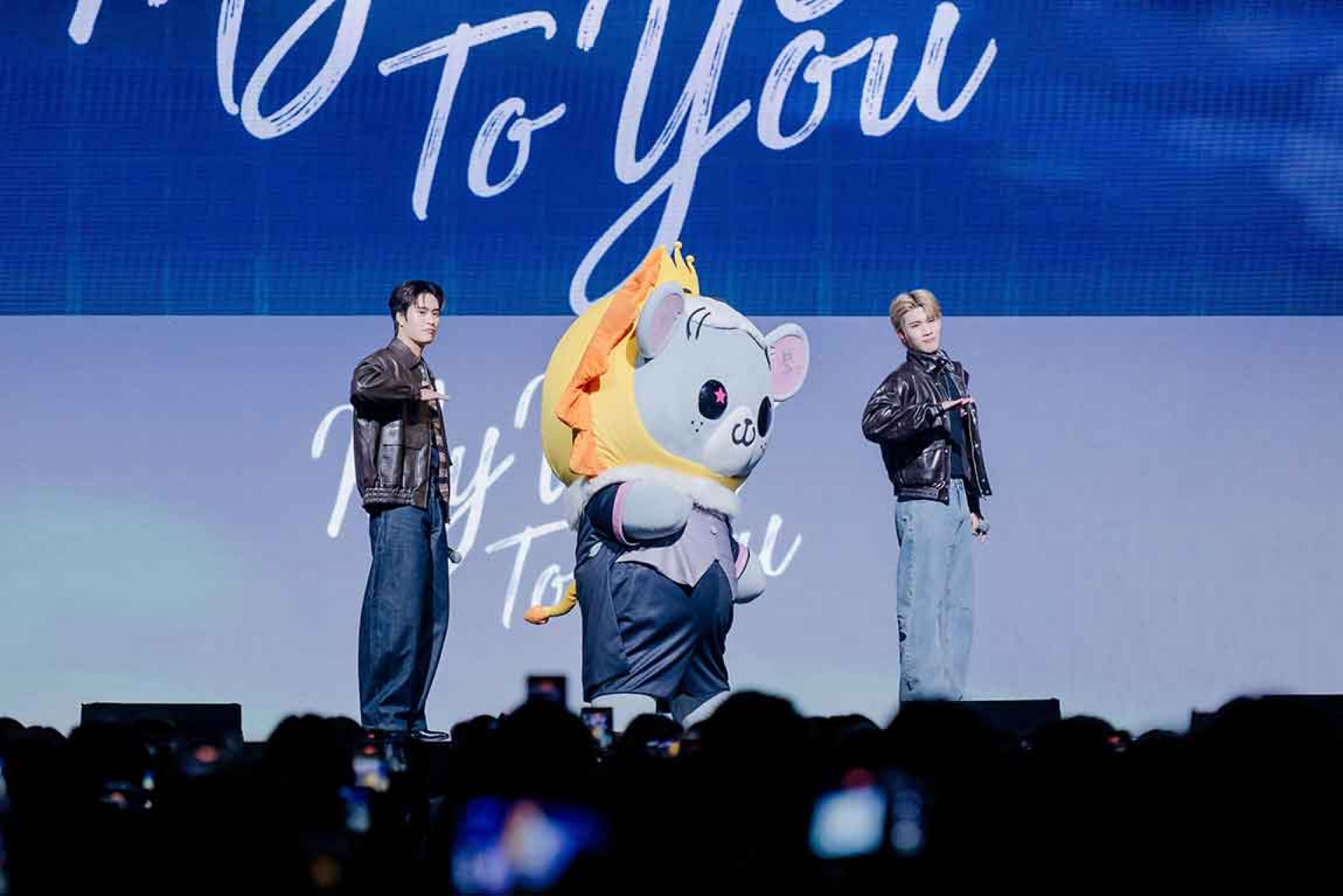 LOOK KHUNNOO承襲家族優良基因 舞功了得 ATEEZ 〈BAD〉信手拈來 不忘請主持人幫我拿一下麥克風