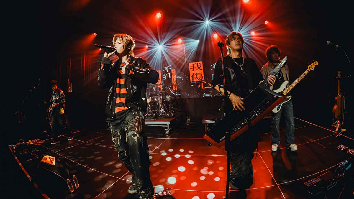八三夭解鎖日韓巡演！歌迷苦等7年全場大合唱 團員變身觀光客夾娃娃、大啖美食狂踩點