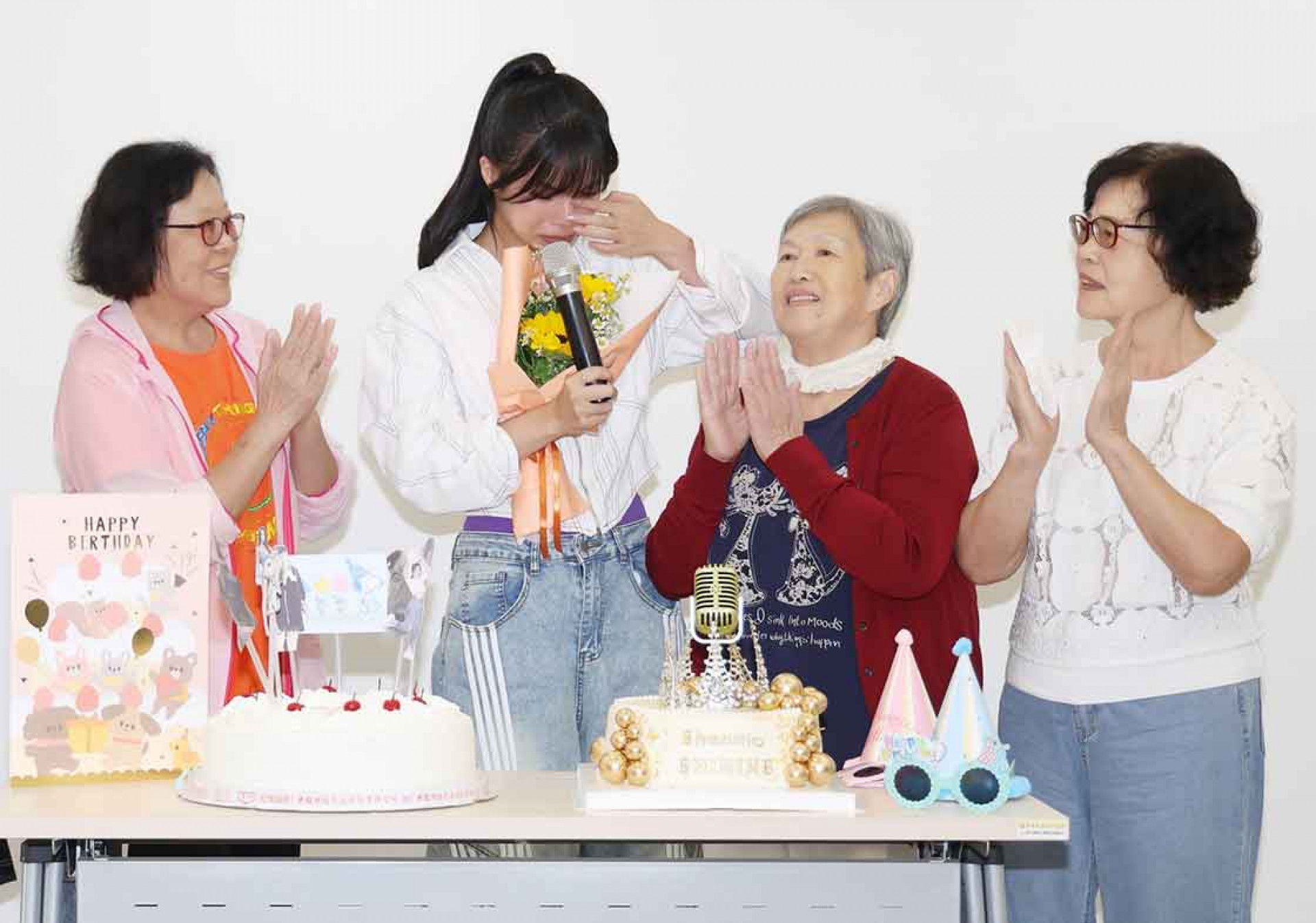 長輩獻上驚喜為林芯儀慶生 讓她落淚