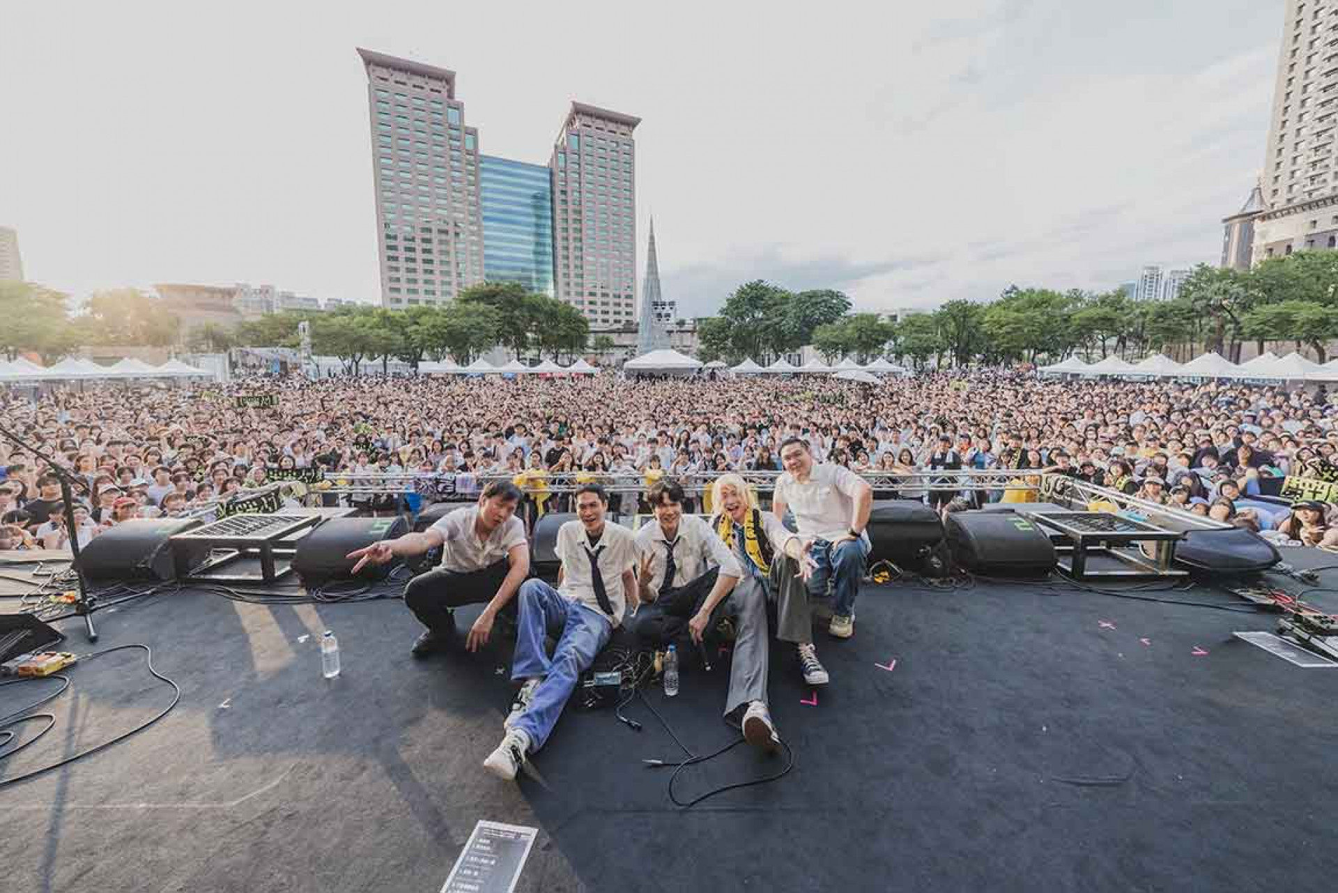 方Q一頭金髮變身「金Q」 高校音樂祭穿制服重返青春。(當大人高校祭提供)