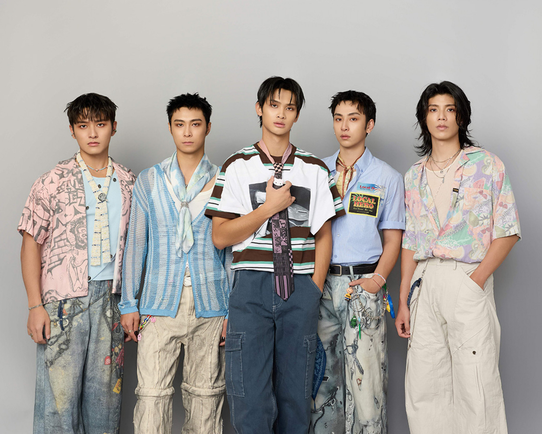 左起李承隆﹑MAX、夏浦洋、曹家齊、陳峻廷 (圖/華納音樂提供)