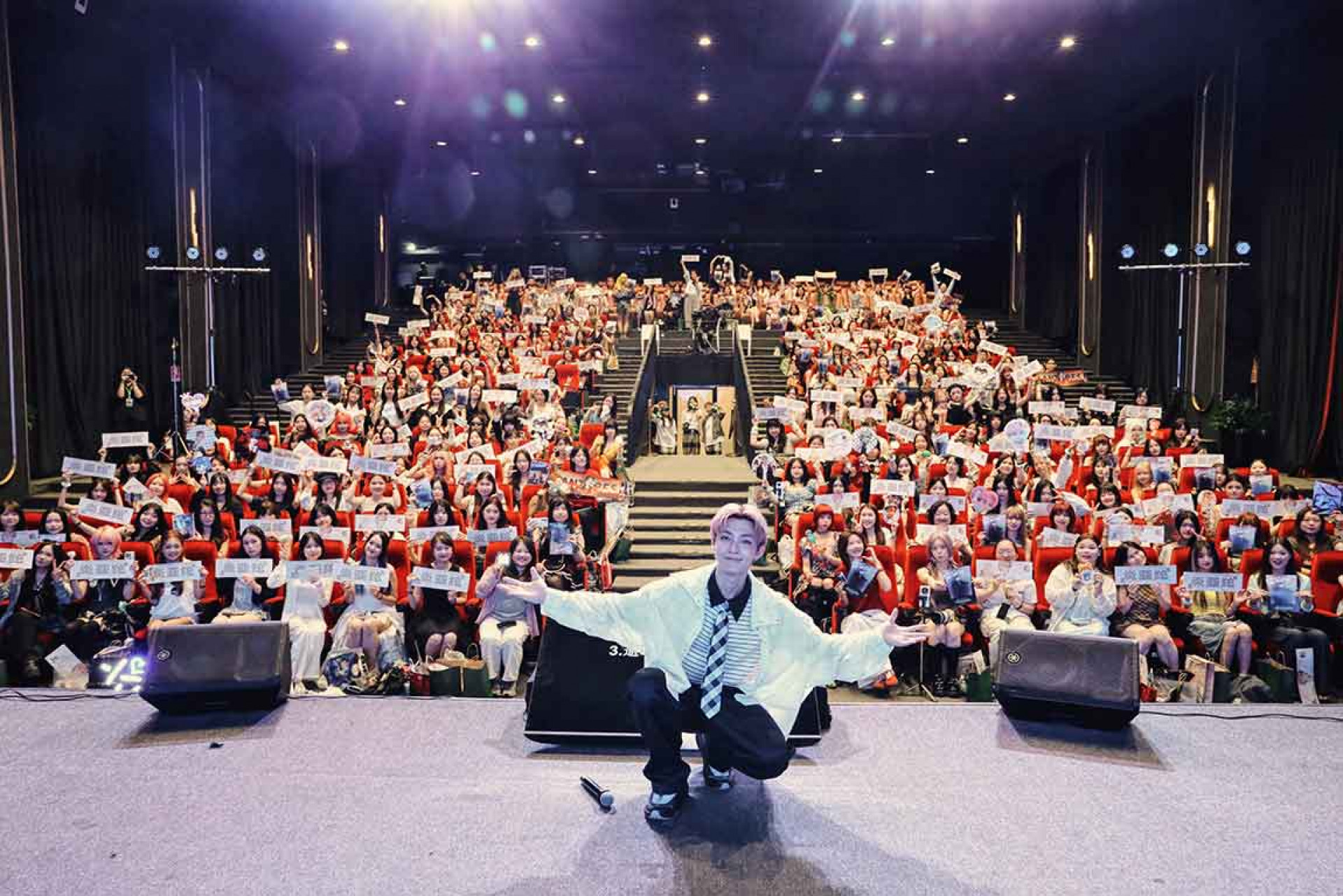 炎亞綸「家庭會議 FAN MEETING」海外首站曼谷!吸引來自台灣、日本、新加坡、馬來西亞及中國大陸各城市的粉絲跨海大集合 ( 晴空鳥提供 )