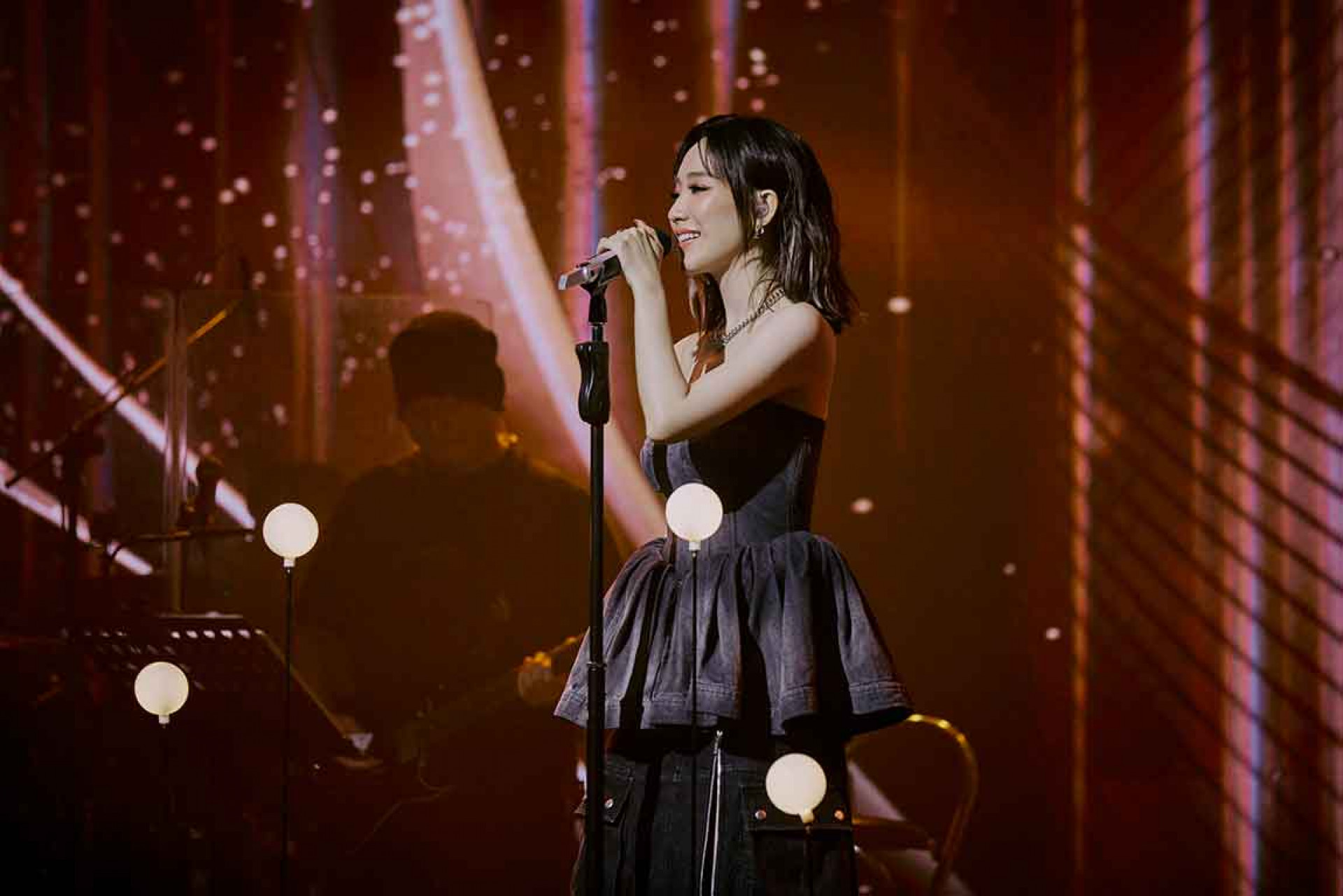 招牌金曲一首接一首 新歌首唱〈起始畫面〉和未曝光歌曲〈 All About You〉