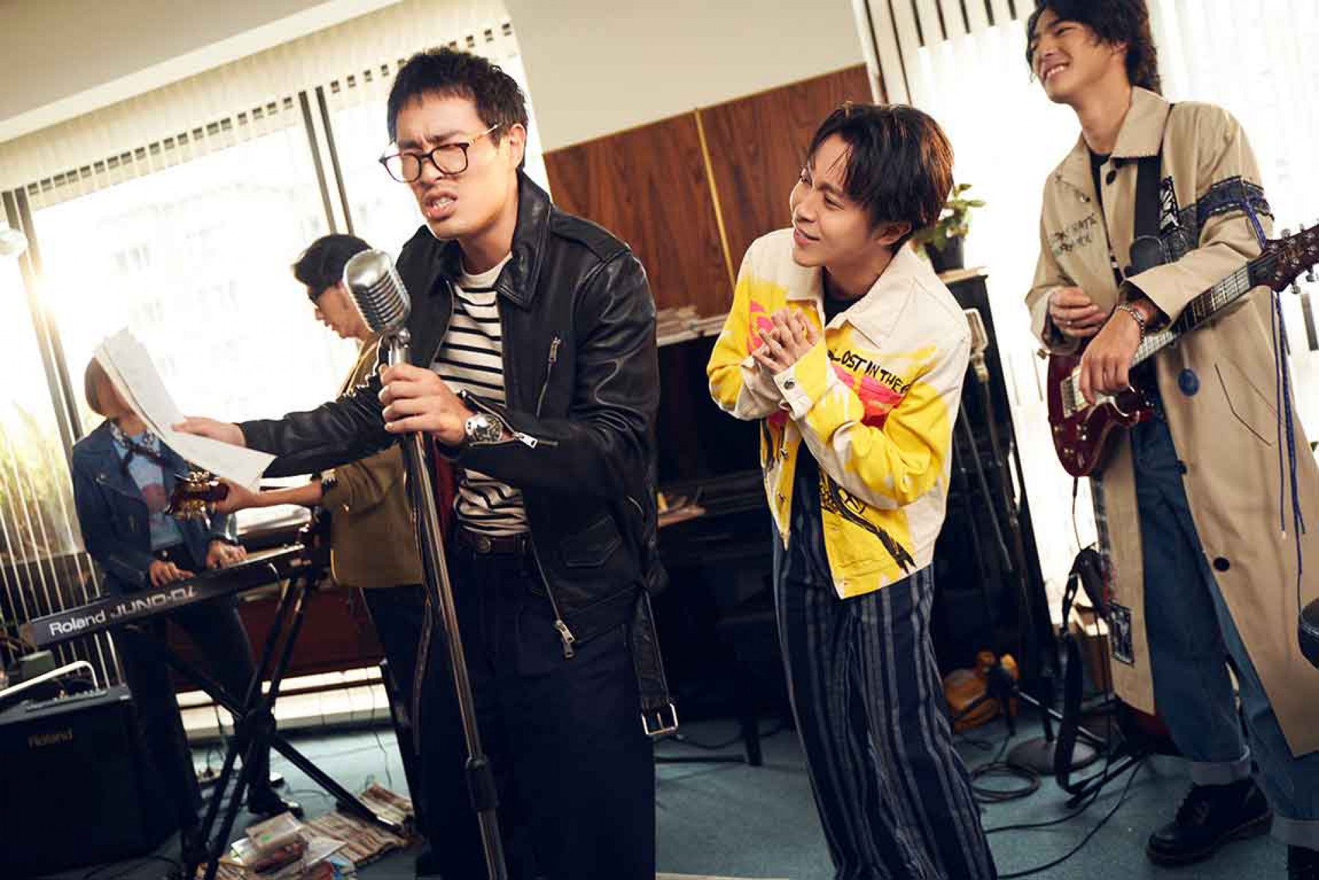 劇中楊祐寧飾演決定一首歌能不能被聽見的製作人,青峰則交出那首被聽見的〈晴天娃娃〉