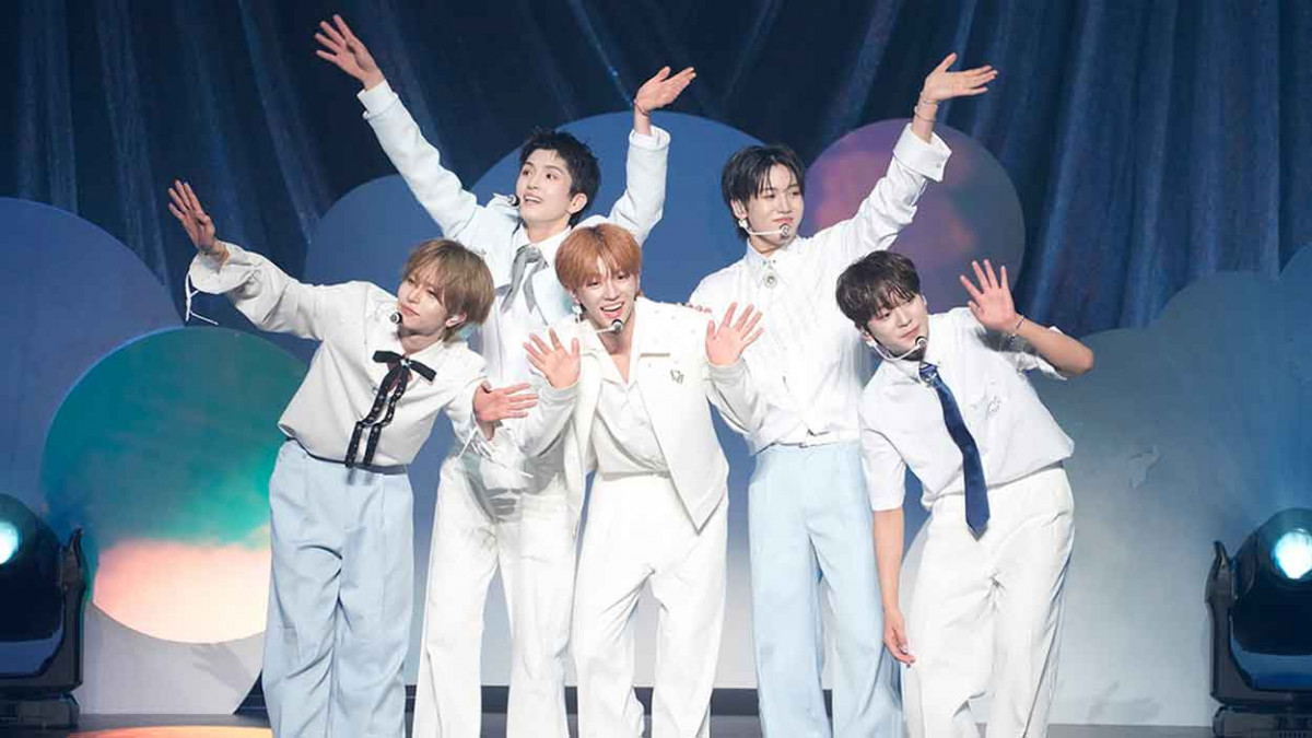 VIBY出道2個月登上武道館！萬名粉絲見證 現場感動落淚宣布2027巡演