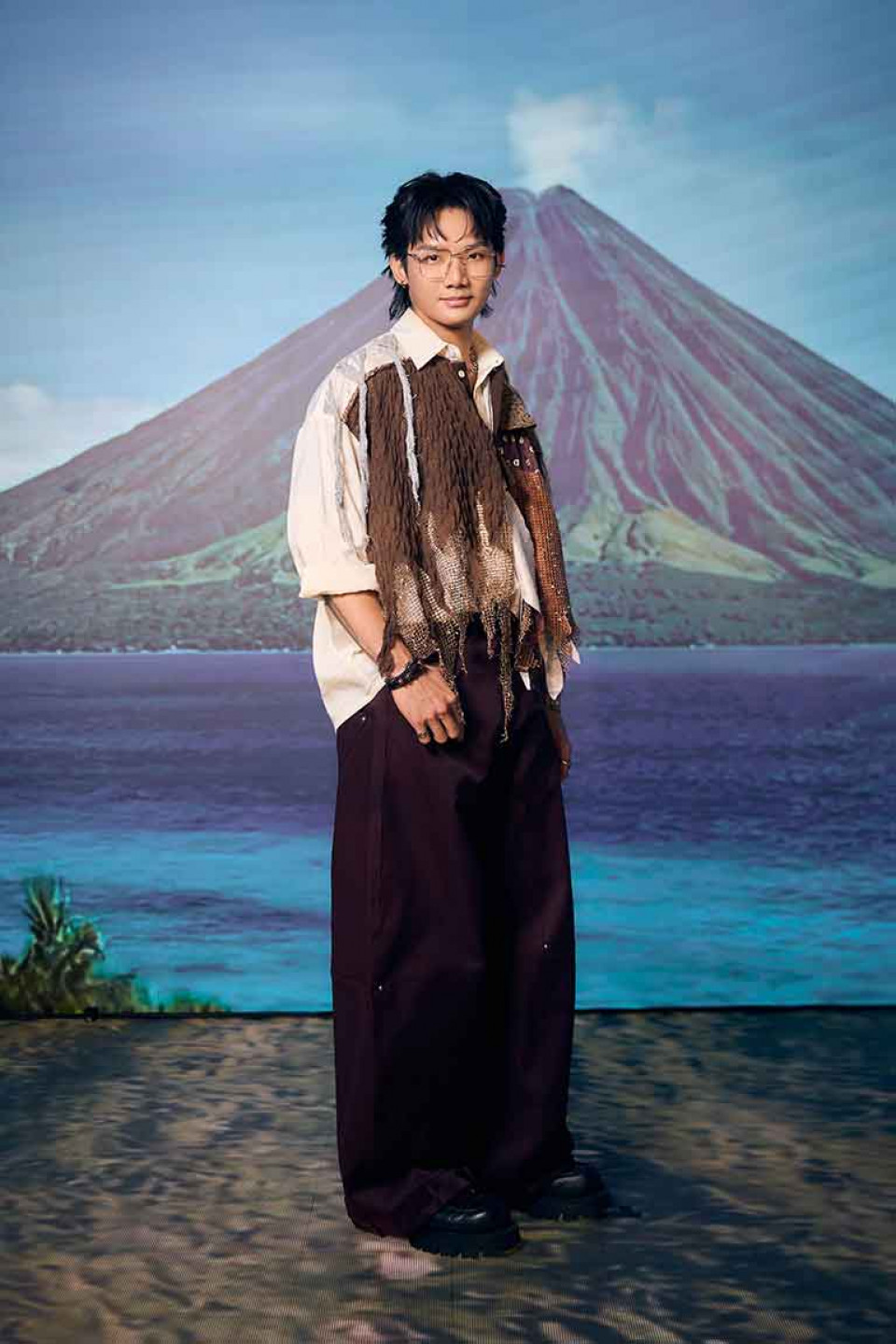 專輯《愛火山的人》金曲等級陣容吳青峰、陳珊妮、徐佳瑩、持修等等齊力加持