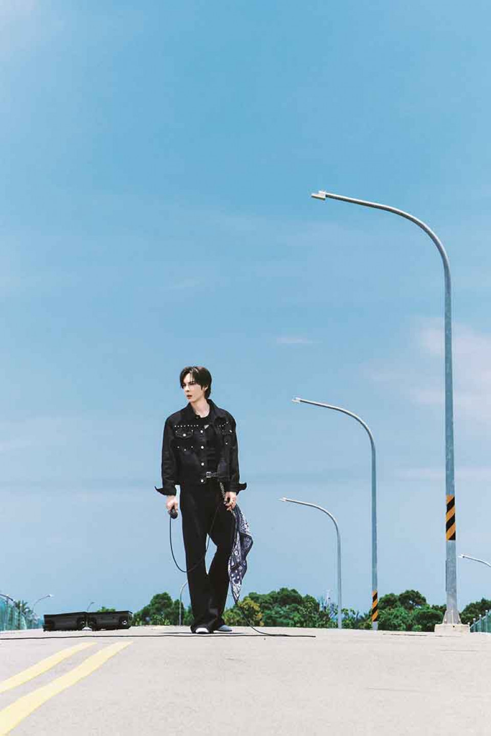MV 回到最純粹的表演舞台 強調「純粹帥」