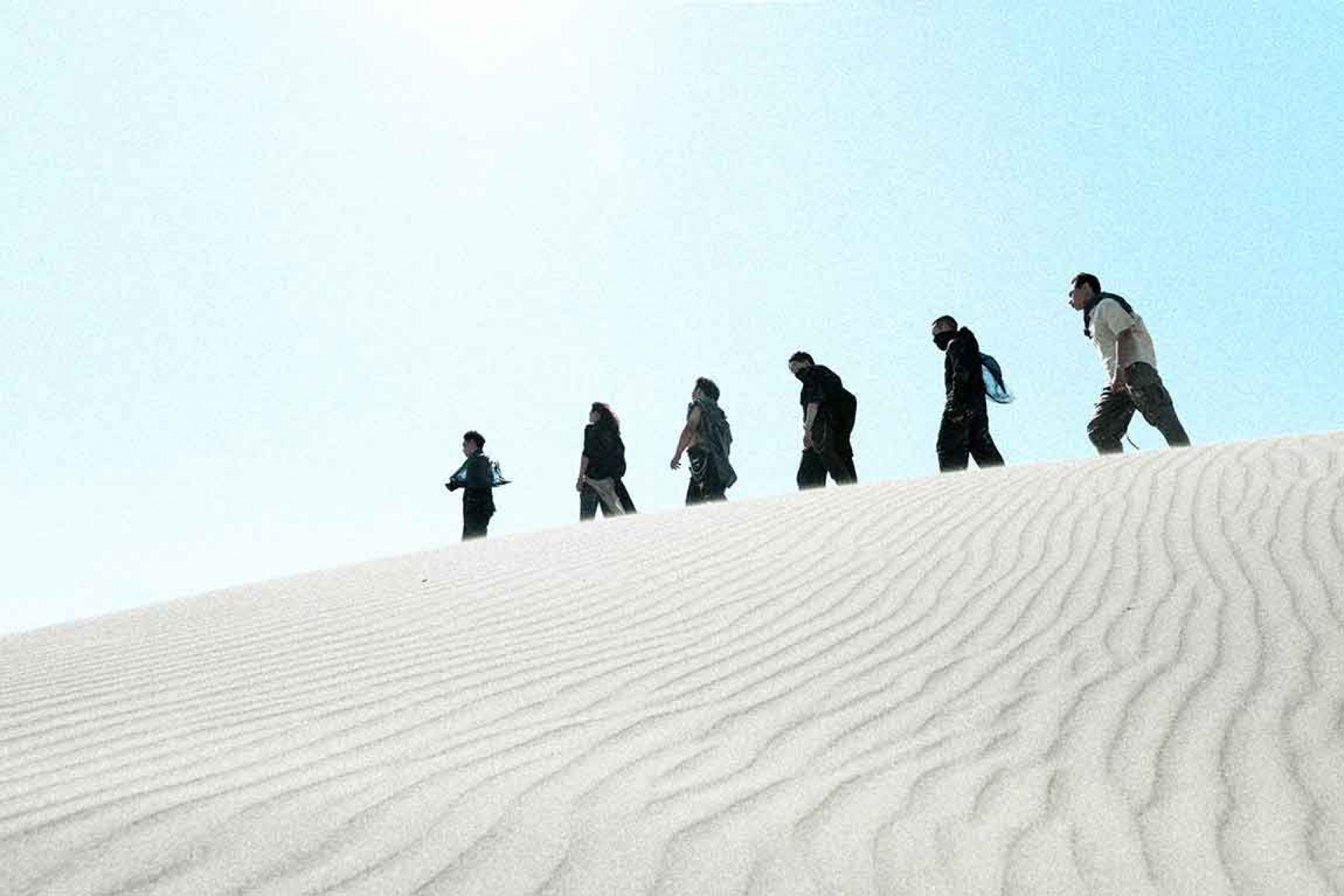 在歷經首張 EP《黑訊息》的衝撞後,第二張正式概念 EP《Minus》已於 7月15日全球數位上線。