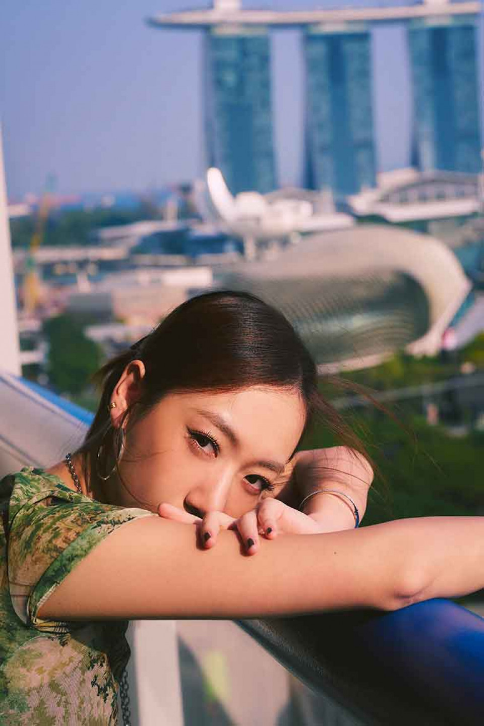 賽車迷Julia吳卓源巧遇F1新加坡大獎賽準備期 從飯店陽台就能眺望賽道