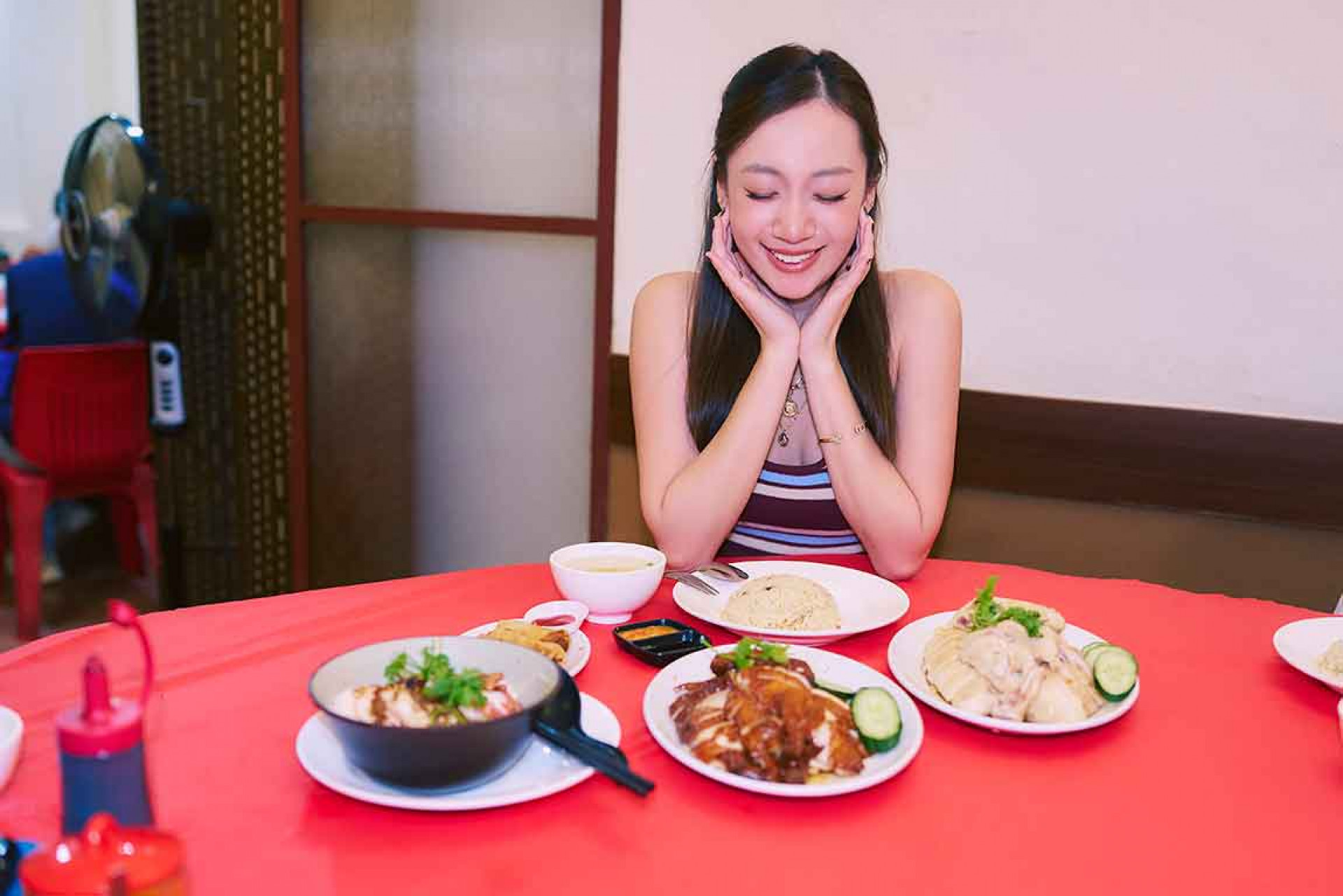 Julia吳卓源最喜歡的美食之一海南雞飯，這次在新加坡嘗到最道地的，讓她直呼過癮