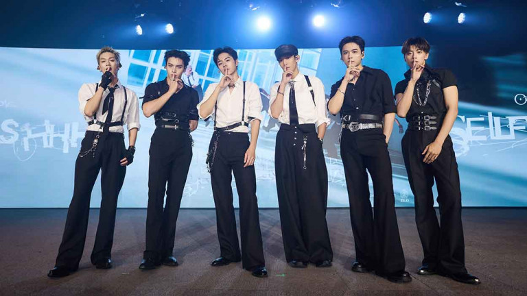 Ozone 四週年FANCON 全員換上女子高校水手服驚豔全場、首跳〈Self!shhh〉上鉤舞