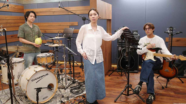 告五人小巨蛋三場完售首擒「大三元」！切換魔鬼練團模式 手寫卡片「反向告白」寵粉