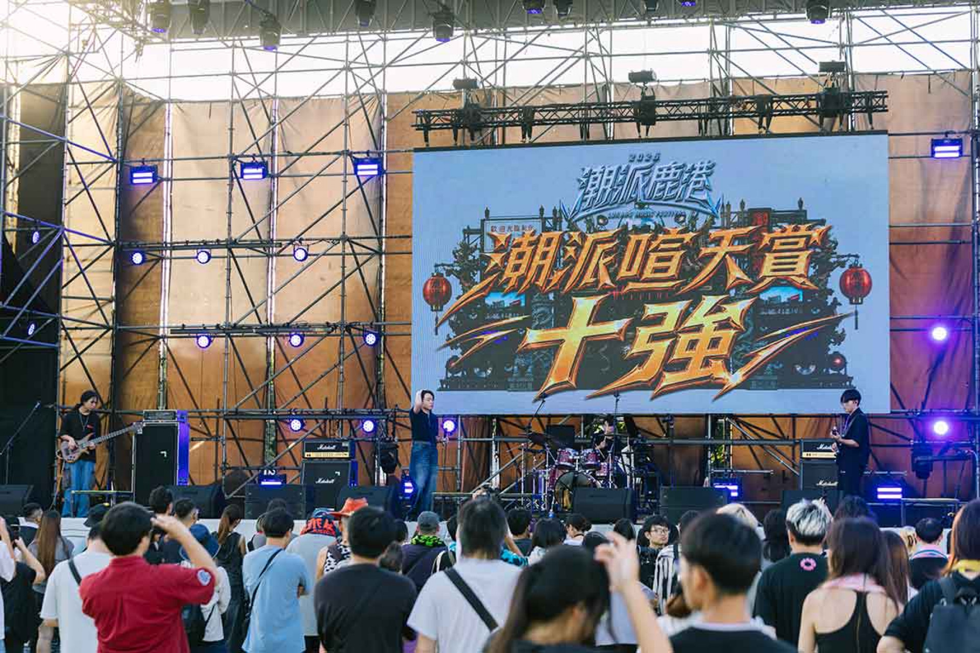 近期在政大金旋獎與潮派鹿港樂團大賽中接連嶄露頭角的阿克沃。(由左至右:貝斯手念侲、主唱晨昊、鼓手羿璿、吉他手伯儒)